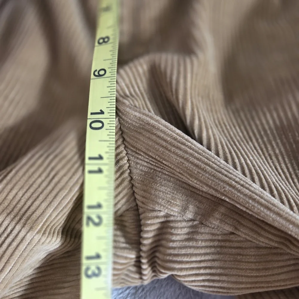 LL Bean Men's 35 (Fits 34x3) Corduroy Khaki Beige/Tan Pleated Cuffed Flap Pocket